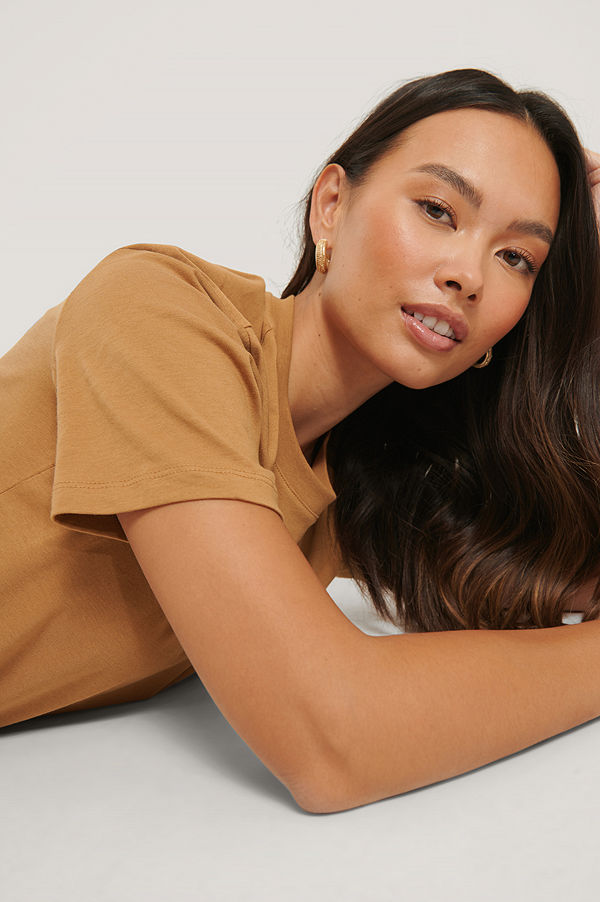 NA-KD Basic Bas-T-Shirt brun