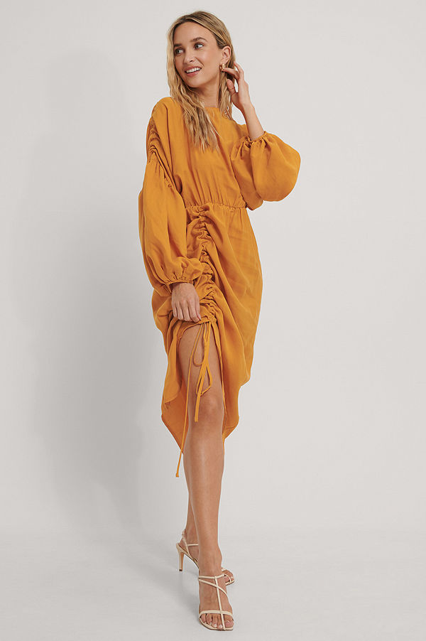 NA-KD Trend Draperad Midiklänning I Ballongmodell orange