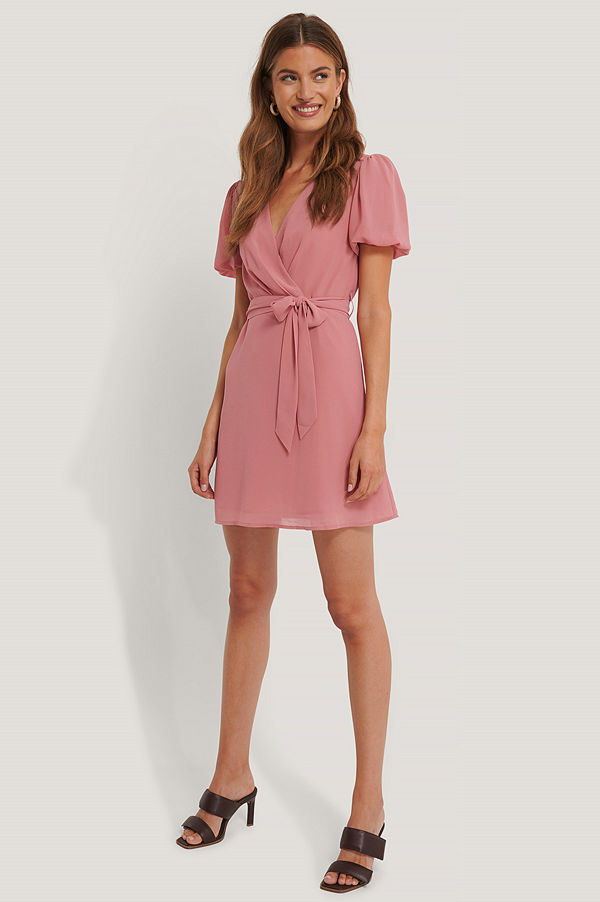 NA-KD Boho Chiffongklänning Med Knytning I Midjan rosa