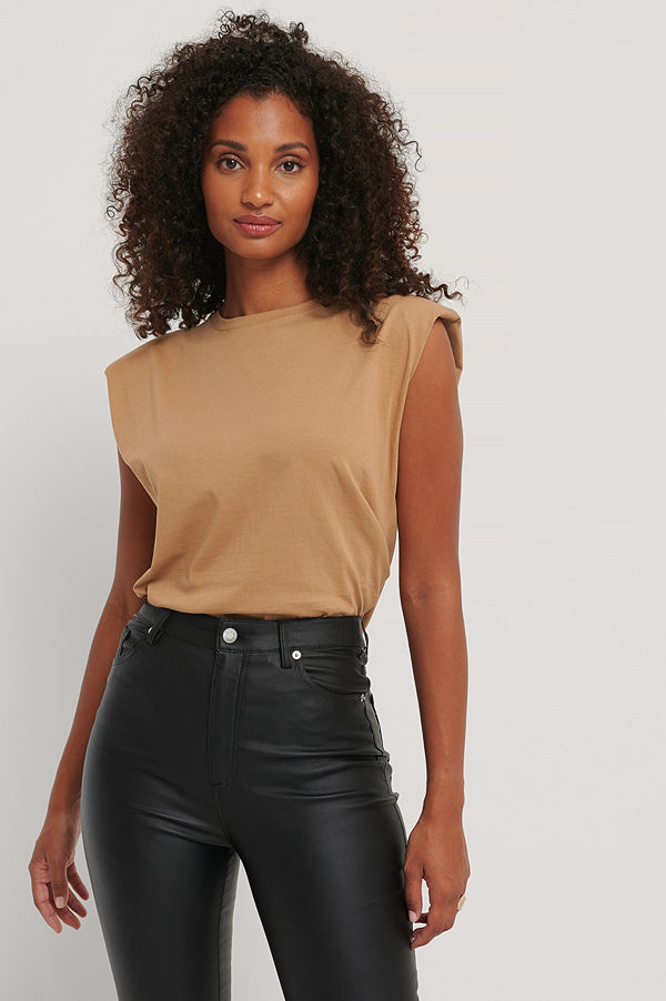 Trendyol Bas-T-Shirt brun