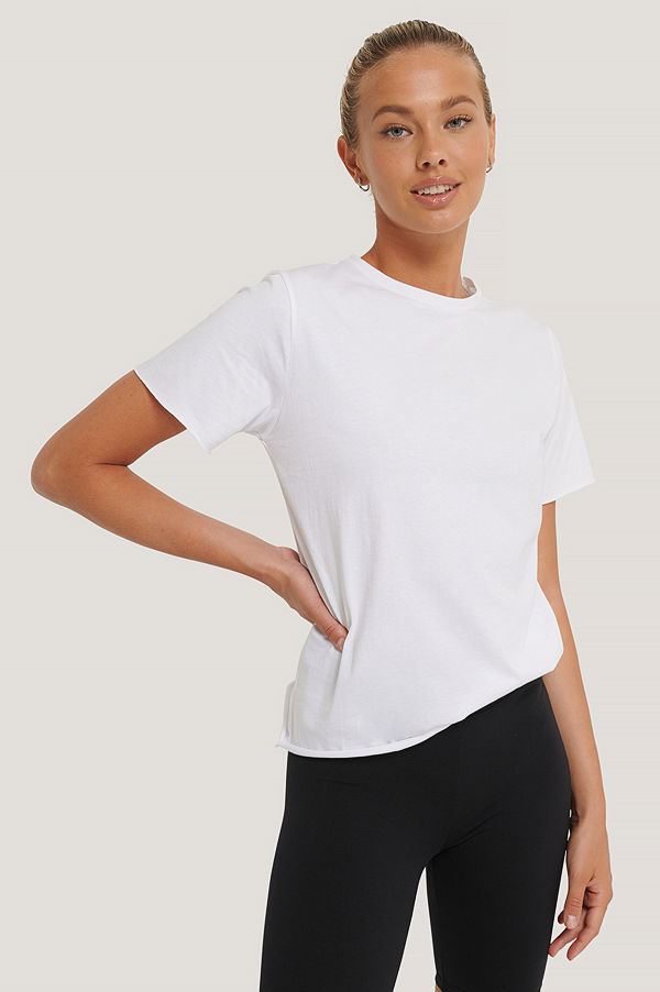 NA-KD Reborn Ekologisk T-shirt Med Rå Kant vit