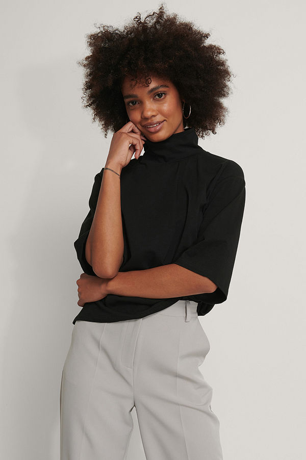 Trendyol Blus Med Polokrage svart