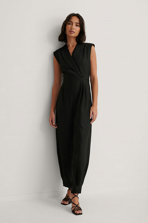Dressing Up At Home x NA-KD Jumpsuit Med Markerad Axel svart