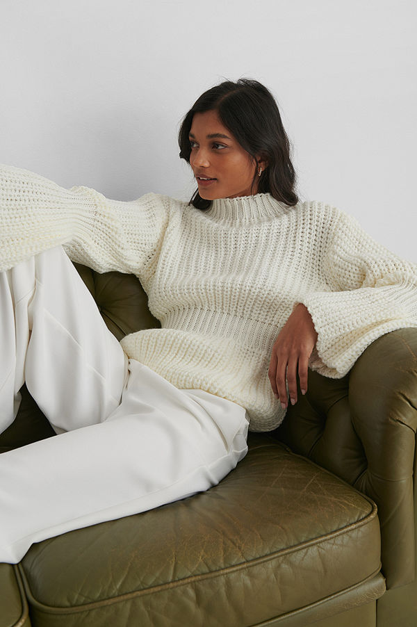 Trendyol Knit Sleeve Detail Sweater offvit