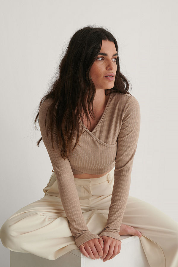 NA-KD Croppad Omlottopp beige