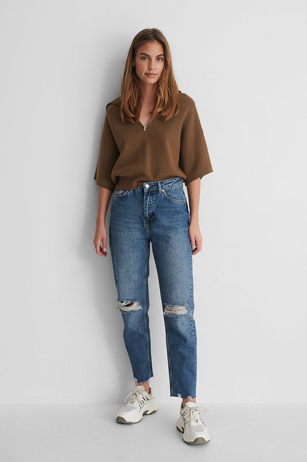 NA-KD Ekologiska jeans med slitningar på knäet och hög midja blå