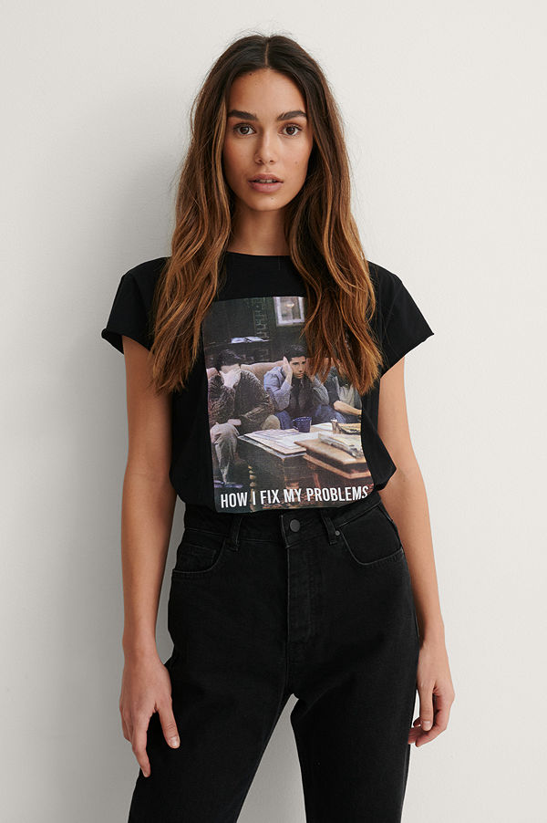 Warner Bros. FRIENDS Print Raw Edge Tee svart