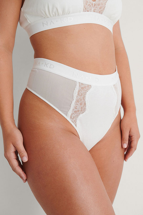 Hunkemöller x NA-KD Stringtrosa vit