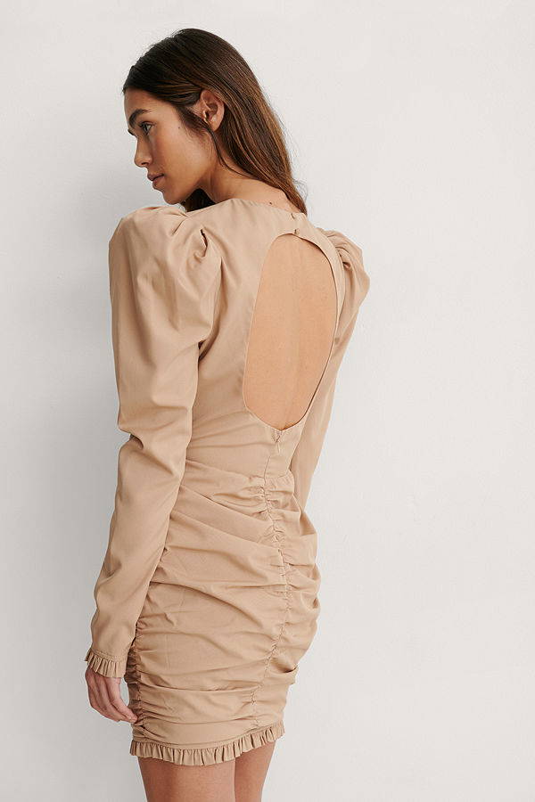 Lizzy x NA-KD Miniklänning beige