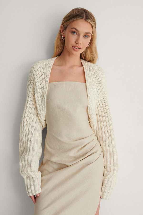 NA-KD Trend Recycled Stickad Bolero Cardigan offvit