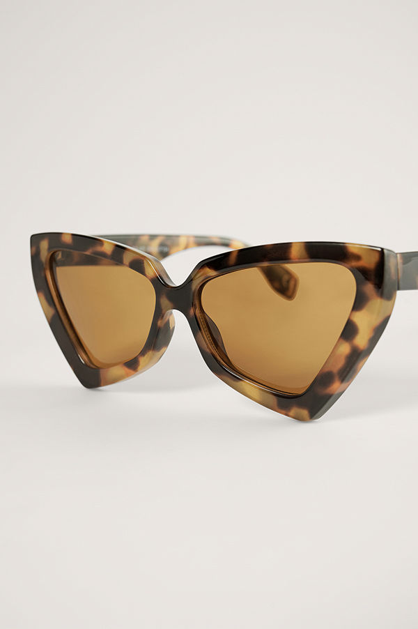 NA-KD Accessories Solglasögon Med Stor Triangel, Cateyeform brun