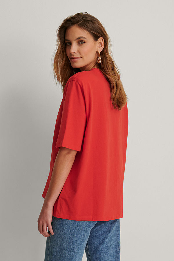 NA-KD Trend Ekologisk Boxig T-shirt Med Axelvaddar röd