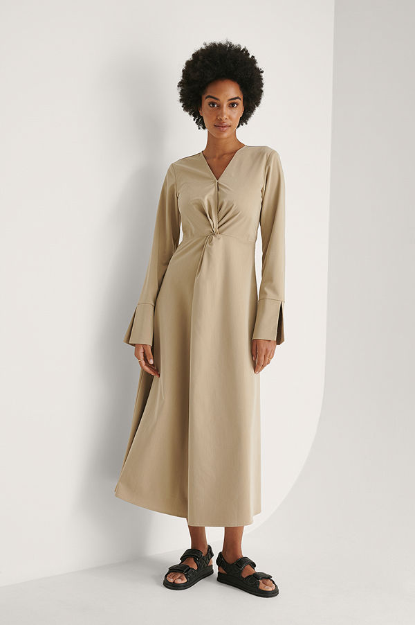 Khaoula x NA-KD Vriden Klänning Med Detaljer beige