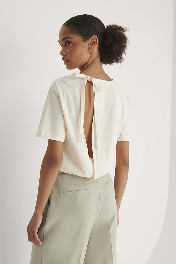 NA-KD Reborn Ekologisk T-shirt Med Ryggdetalj beige