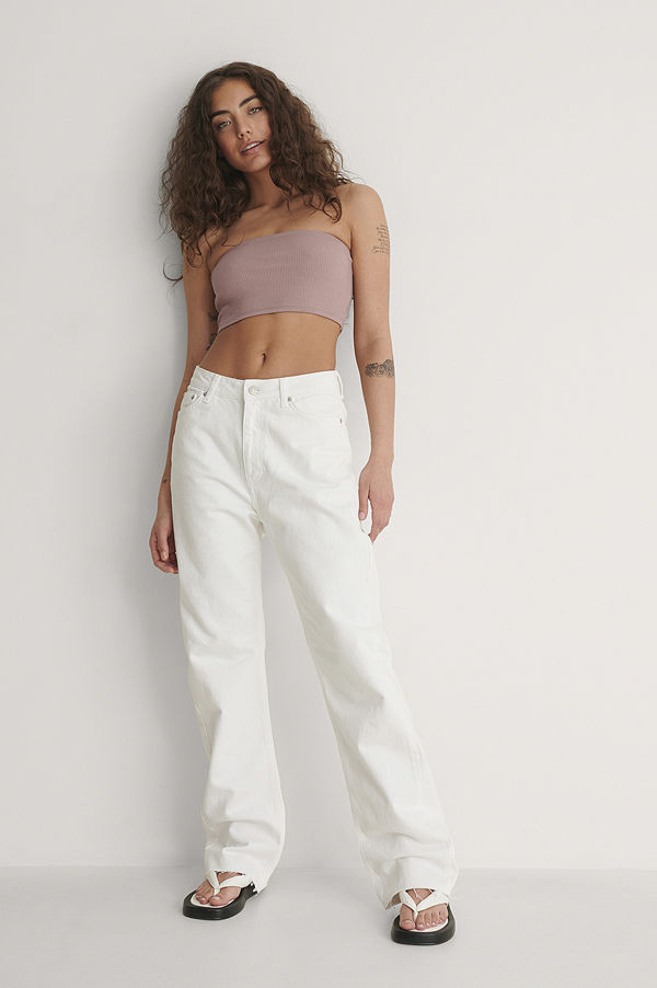 NA-KD Trend Ekologiska Raka Jeans Med Hög Midja Och Rå Fåll vit
