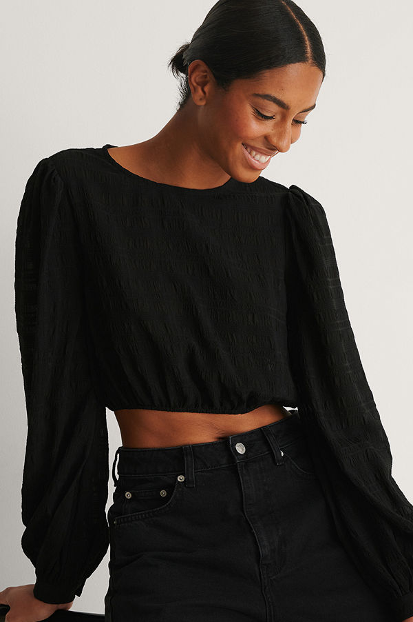 NA-KD Party Croppad Blus Med Struktur svart