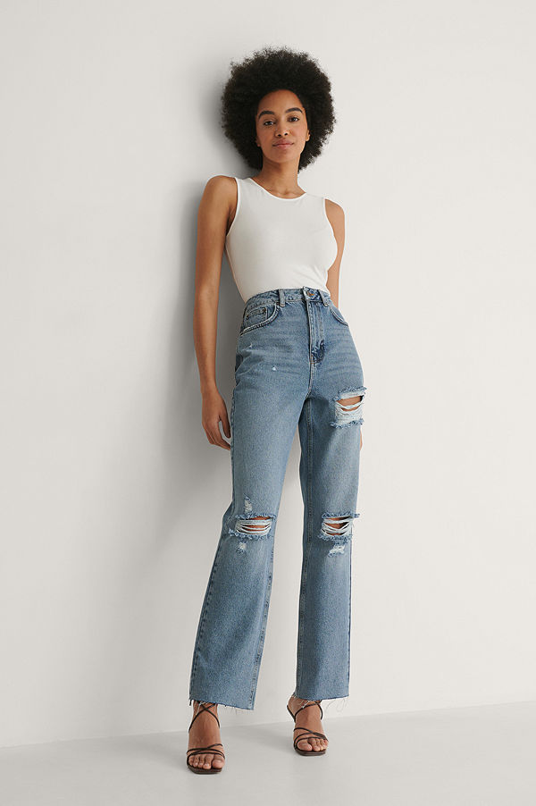 NA-KD Trend Ekologiska Raka Jeans Med Hög Midja Och Sliten Detalj blå