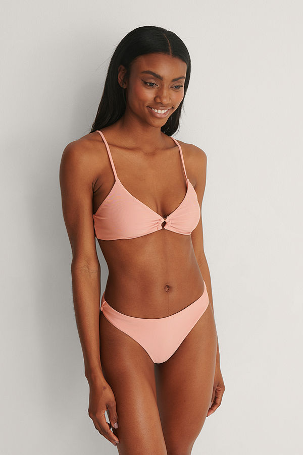 Marije Zuurveld x NA-KD Recycled Bikinitrosa rosa