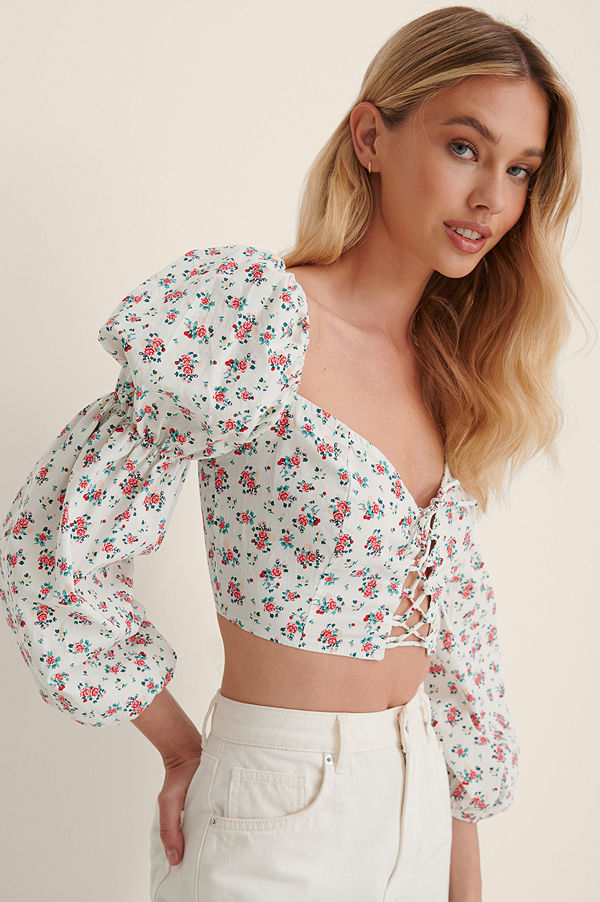 Trendyol Blommönstrad Blus vit