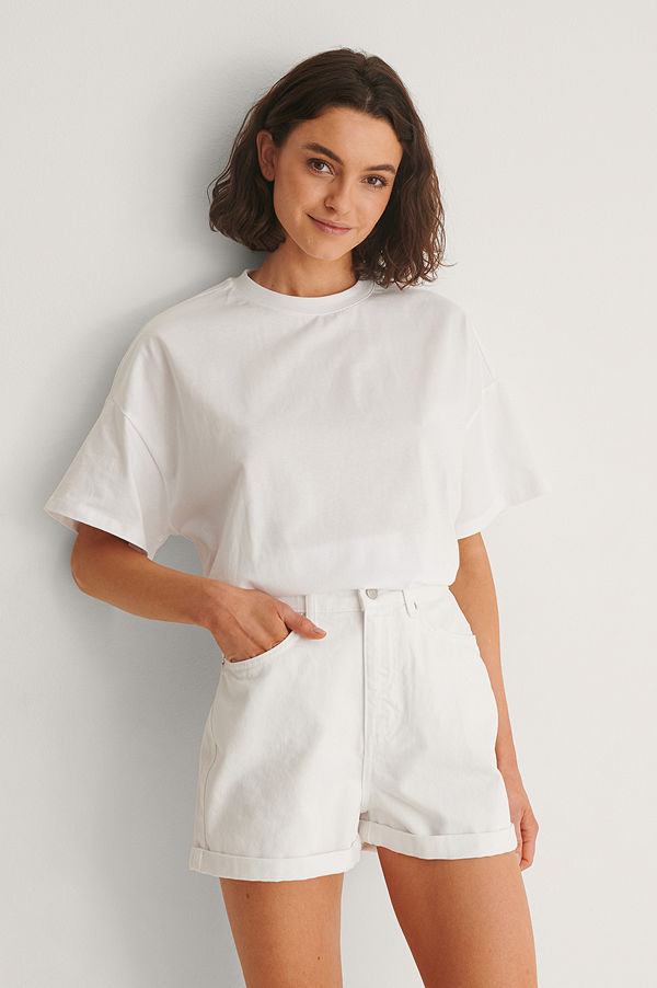 NA-KD Trend Ekologiska Mom Shorts Med Uppvik vit