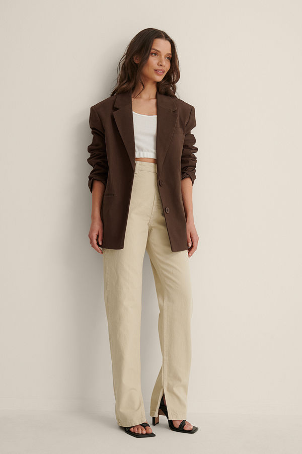 NA-KD Trend Ekologiska Jeans Med Slits I Sidan beige