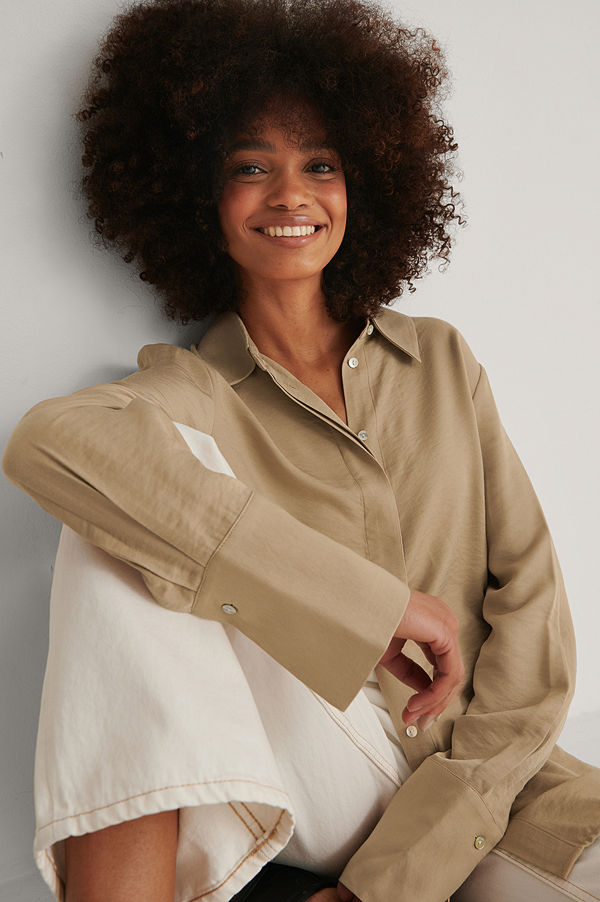 NA-KD Reborn Avslappnad Skjorta beige