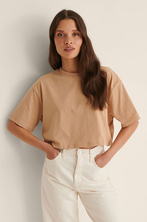 NA-KD Basic Ekologisk Croppad Oversized T-Shirt Med Rund Halsringning beige