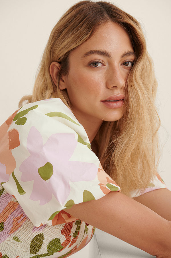 Amaka Hamelijnck x NA-KD Ekologisk, Smockad Topp Med Puffärmar multicolor