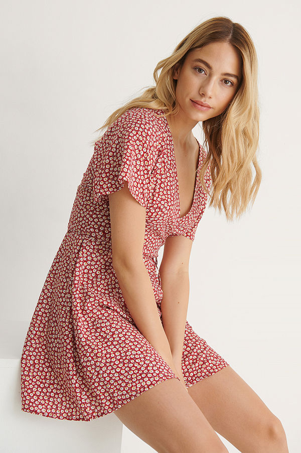 NA-KD V-ringning Playsuit röd