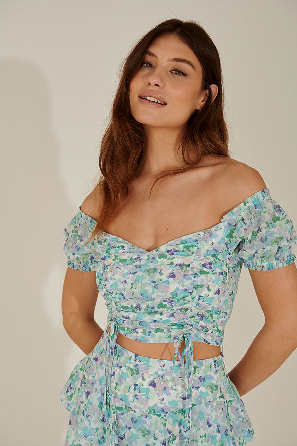 Pamela x NA-KD Reborn Återvunnen Offshouldertopp Med Dragskodetalj multicolor