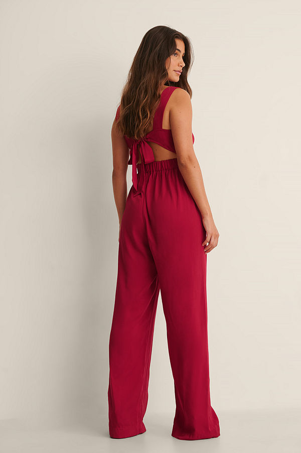 NA-KD Jumpsuit med knyt bak röd