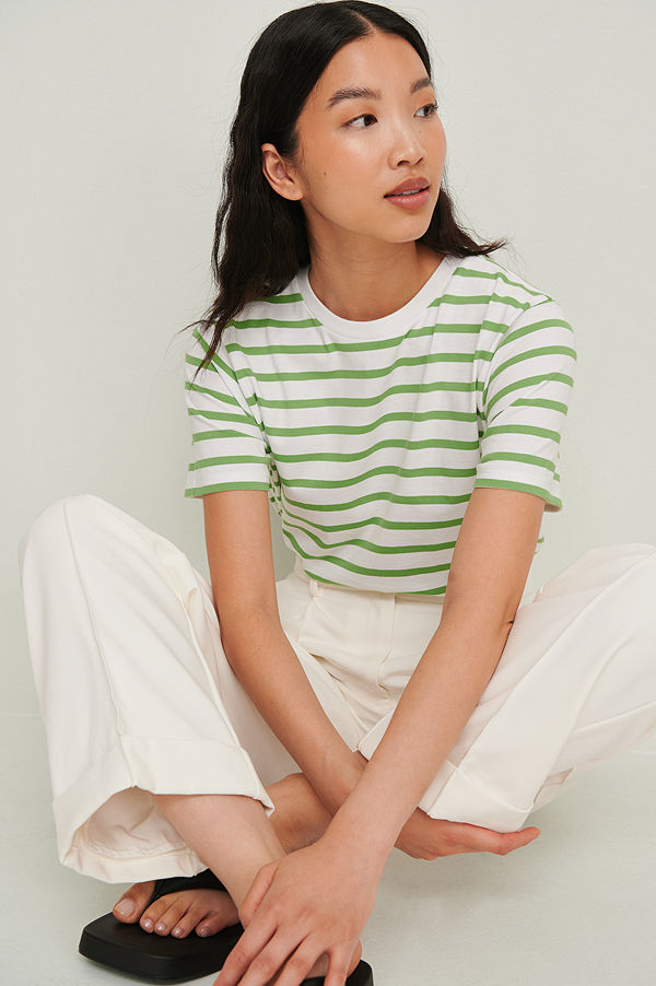 NA-KD Basic Ekologisk Randig Boxig T-Shirt grön