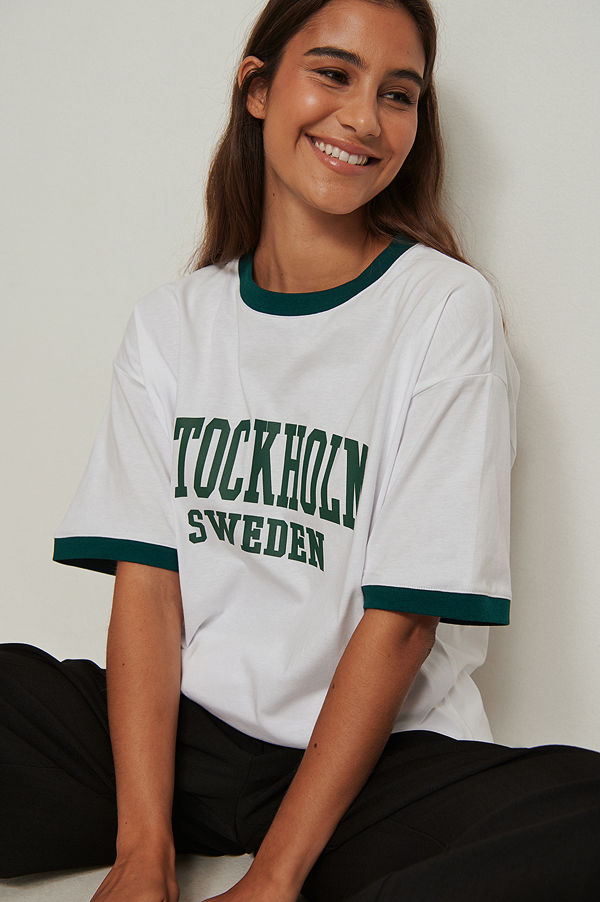 NA-KD Trend Ekologisk oversize t-shirt med city tryck vit