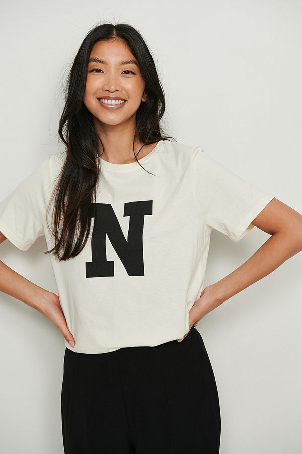NA-KD Tryckt t-shirt offvit