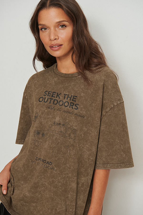 NA-KD Trend T-shirt med tryck brun