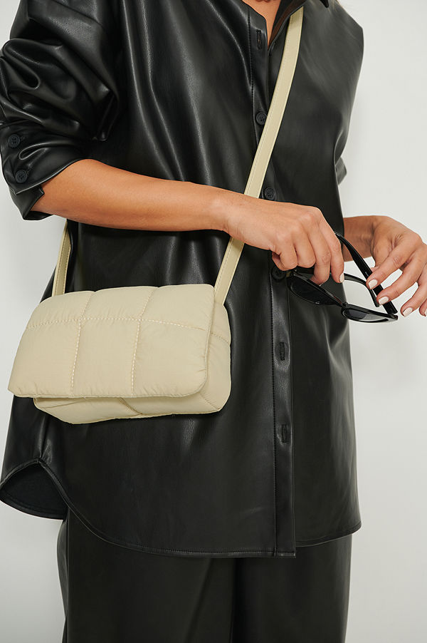 NA-KD Accessories omönstrad axelväska Crossbodyväska gul