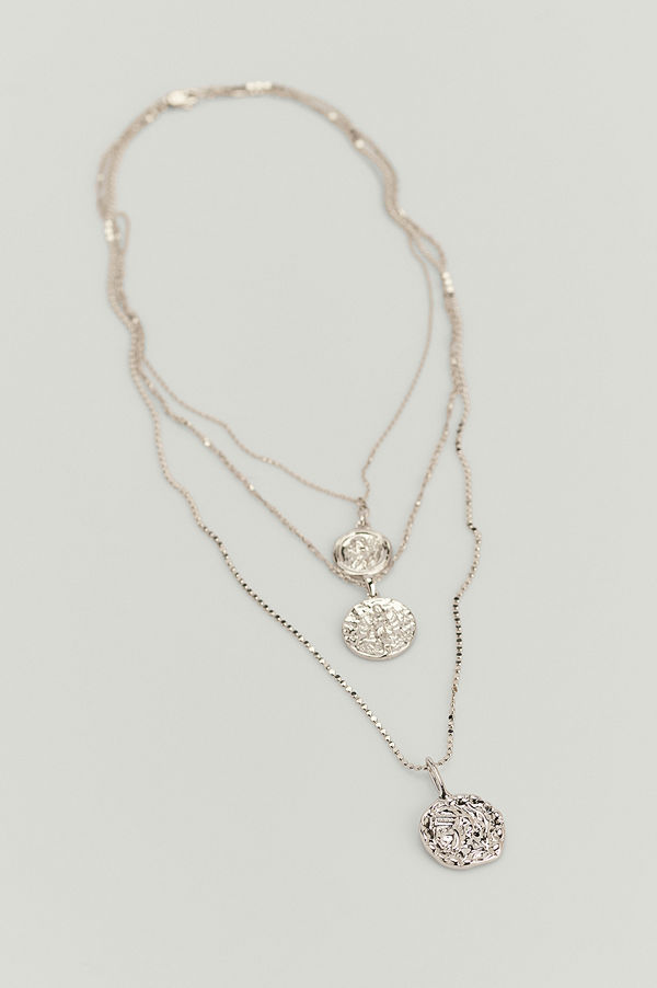 NA-KD Accessories smycke Halsband med hängen i flera lager silver