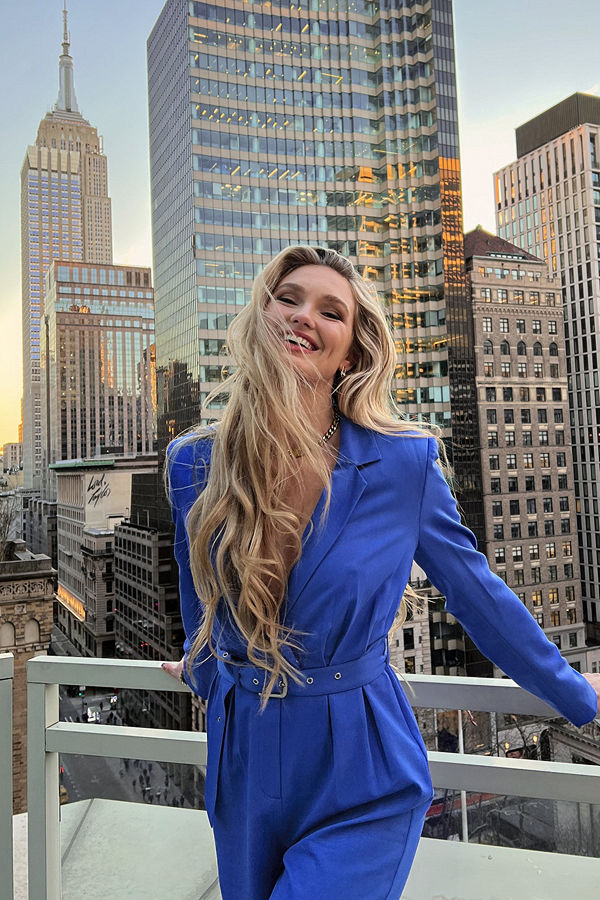 Romee Strijd x NA-KD Boxplisserad jumpsuit blå