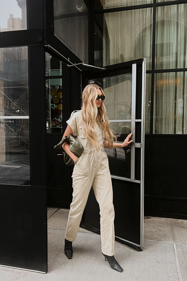 Romee Strijd x NA-KD Utility jumpsuit med knappdetalj beige