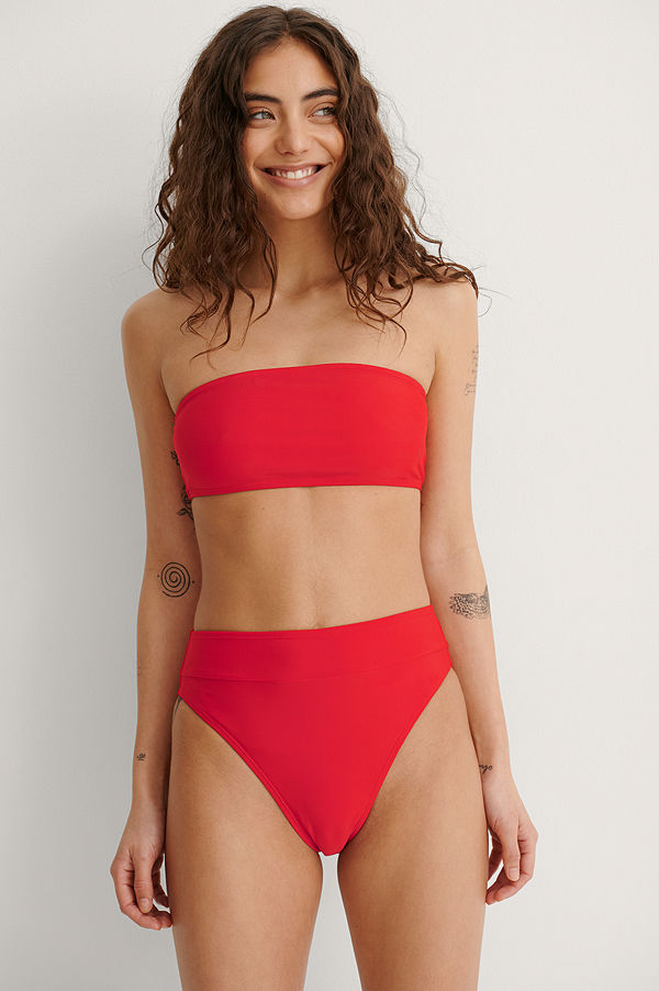 NA-KD Swimwear Bikinitrosa med hög midja röd