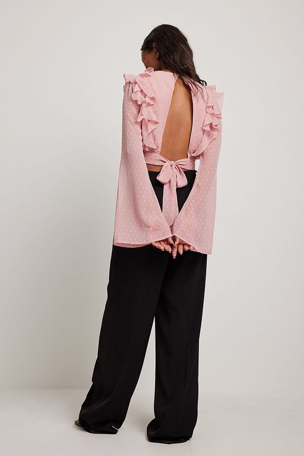 NA-KD Boho Dobby-blus med trumpetärmar och banddetalj rosa