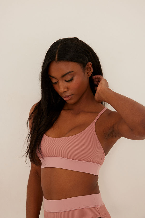 NA-KD Swimwear Återvunnen ribbstickad elastisk bikinitopp rosa