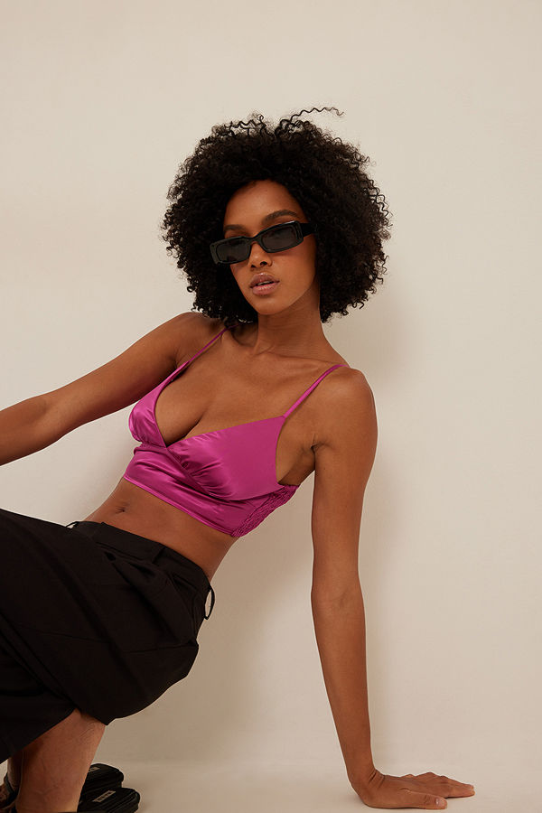 NA-KD Party V-neck Thin Strap Satin Top rosa