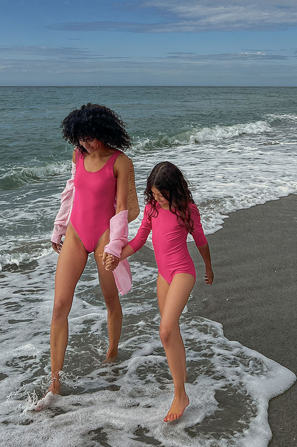 NA-KD Swimwear Baddräkt med hög benskärning rosa