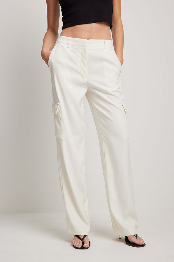 NA-KD Trend vita byxor Mid Waist Cargo Pocket Pants offvit