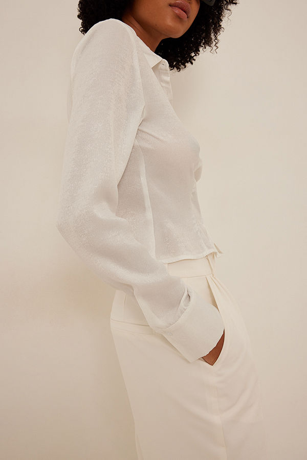 NA-KD Party Shiny Long Sleeve Shirt vit