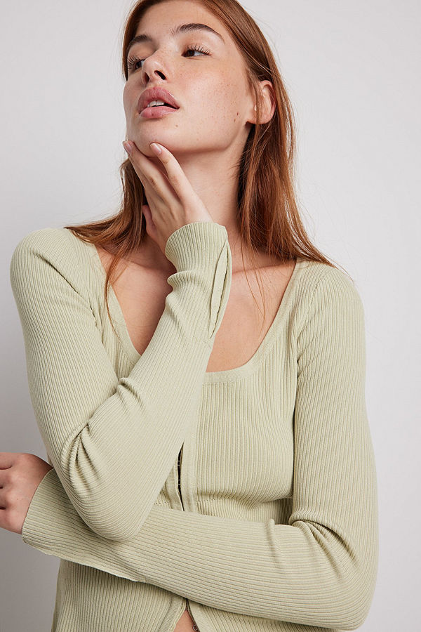 Ida Carlsson x NA-KD Ribbstickad cardigan grön