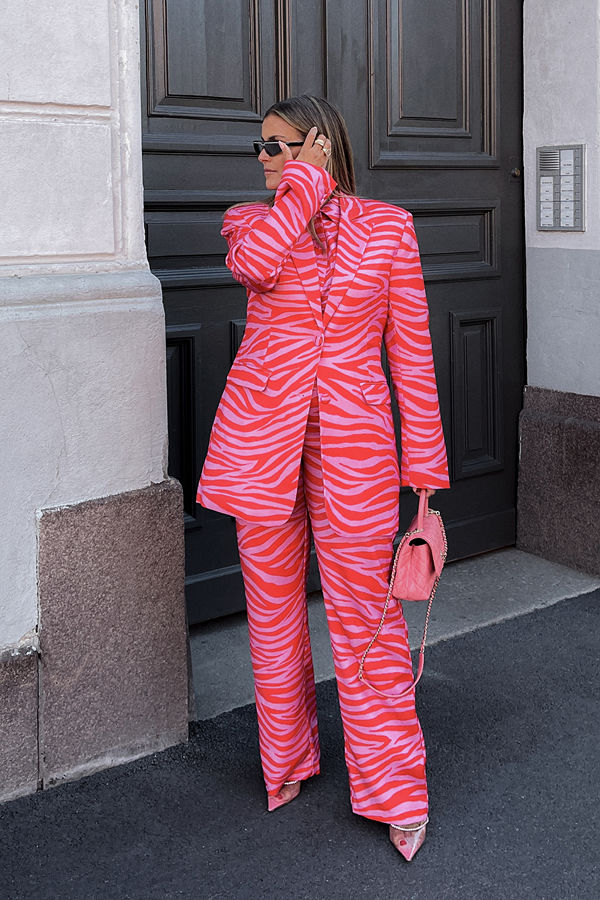 Janka Polliani x NA-KD Raka kostymbyxor med hög midja multicolor mönstrade