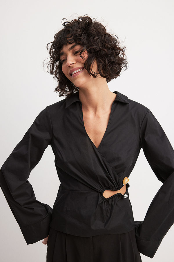 NA-KD Cut Out Metal Detail Cotton Shirt svart
