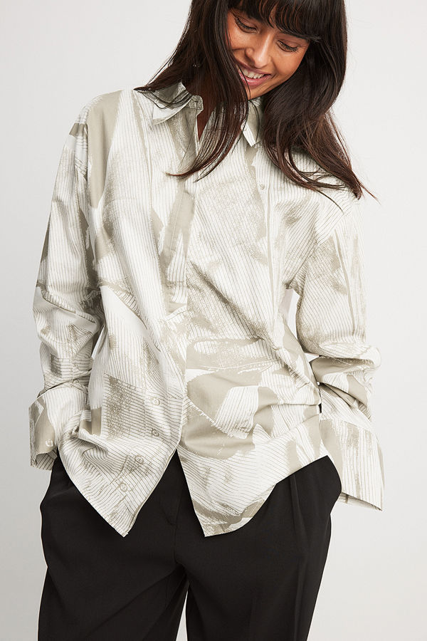 Mariona Autran x NA-KD Oversized skjorta med tryckt detalj multicolor